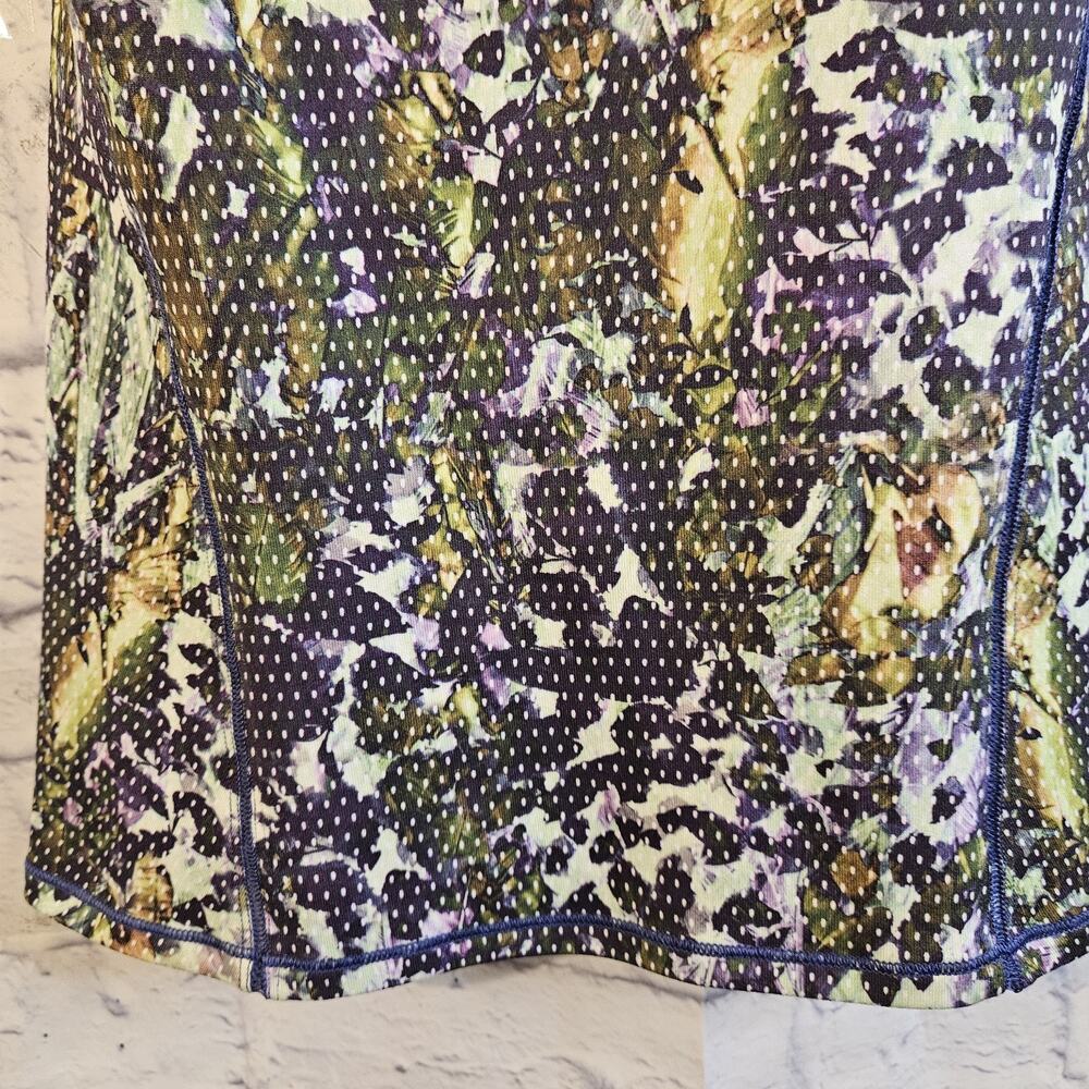 Lululemon Women's Size 4 Amala Tank Bra Top Floral Sport White Multi Sleeveless - Picture 2 of 6